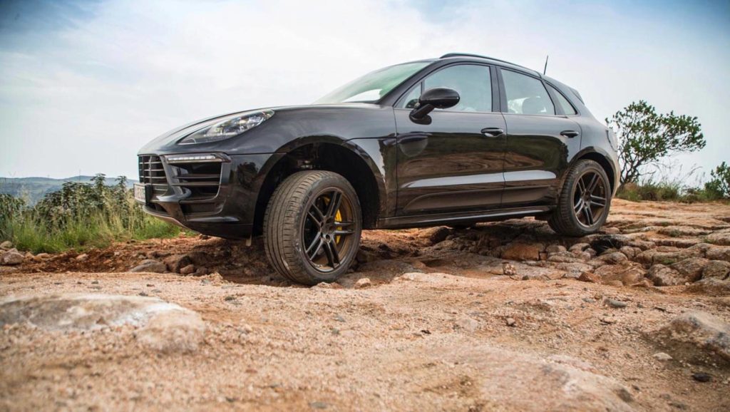 PORSCHE REVELA PROTÓTIPOS DE RENOVADO MACAN DURANTE TESTES NA ÁFRICA DO SUL, foto 1