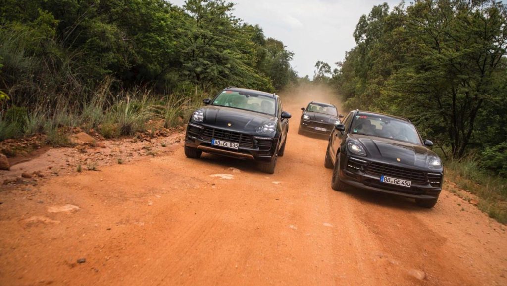 PORSCHE REVELA PROTÓTIPOS DE RENOVADO MACAN DURANTE TESTES NA ÁFRICA DO SUL, foto 9