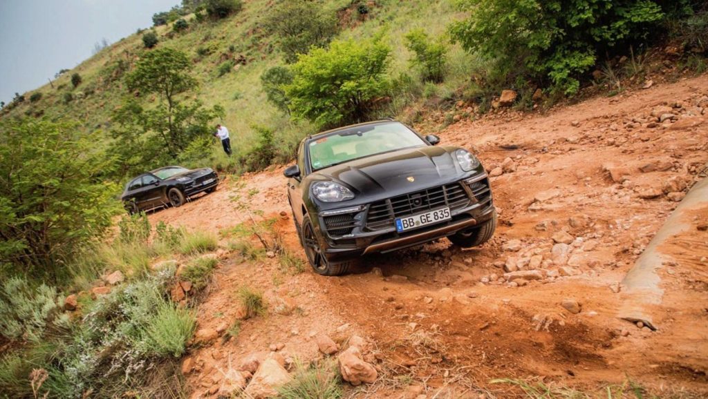 PORSCHE REVELA PROTÓTIPOS DE RENOVADO MACAN DURANTE TESTES NA ÁFRICA DO SUL, foto 10