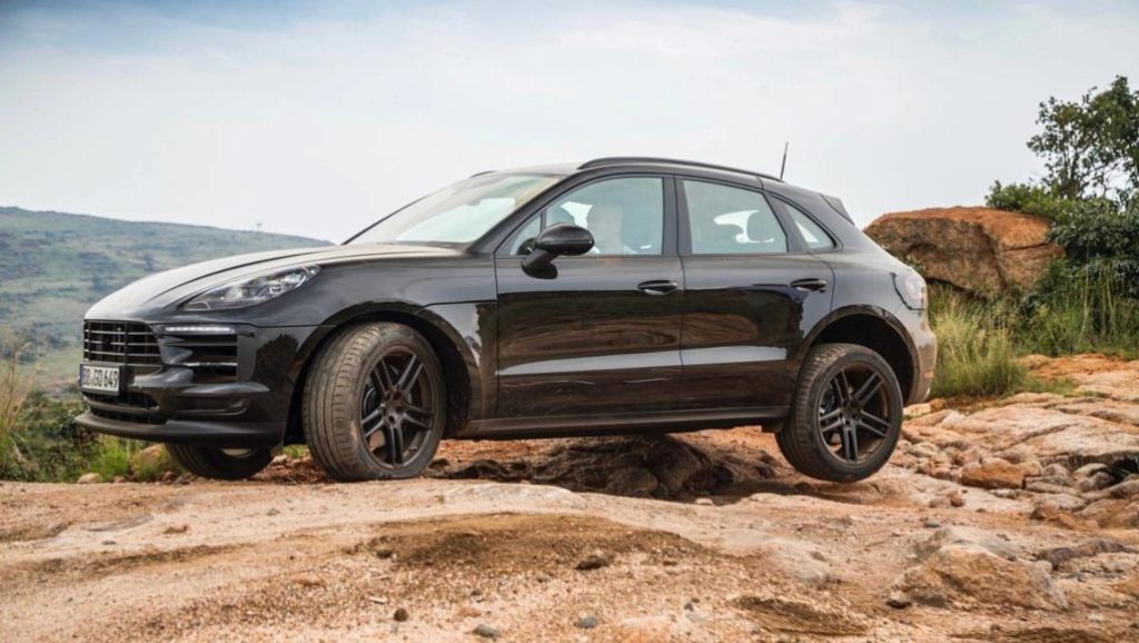 PORSCHE REVELA PROTÓTIPOS DE RENOVADO MACAN DURANTE TESTES NA ÁFRICA DO SUL, foto 16