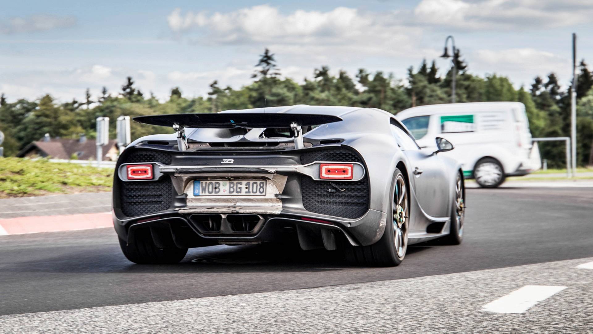 BUGATTI DIVO: UM MISTERIOSO EXEMPLAR DO CHIRON FOI AVISTADO EM NÜRBURGRING, foto 2