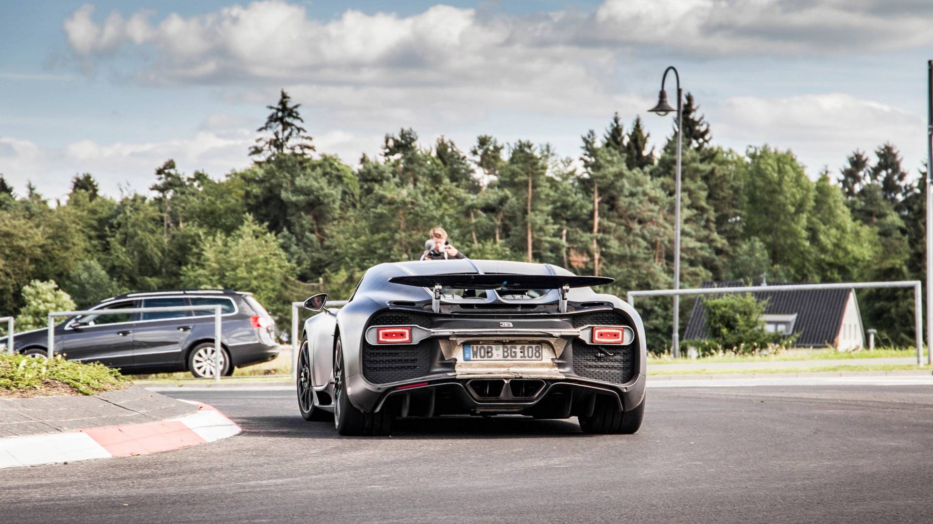BUGATTI DIVO: UM MISTERIOSO EXEMPLAR DO CHIRON FOI AVISTADO EM NÜRBURGRING, foto 3