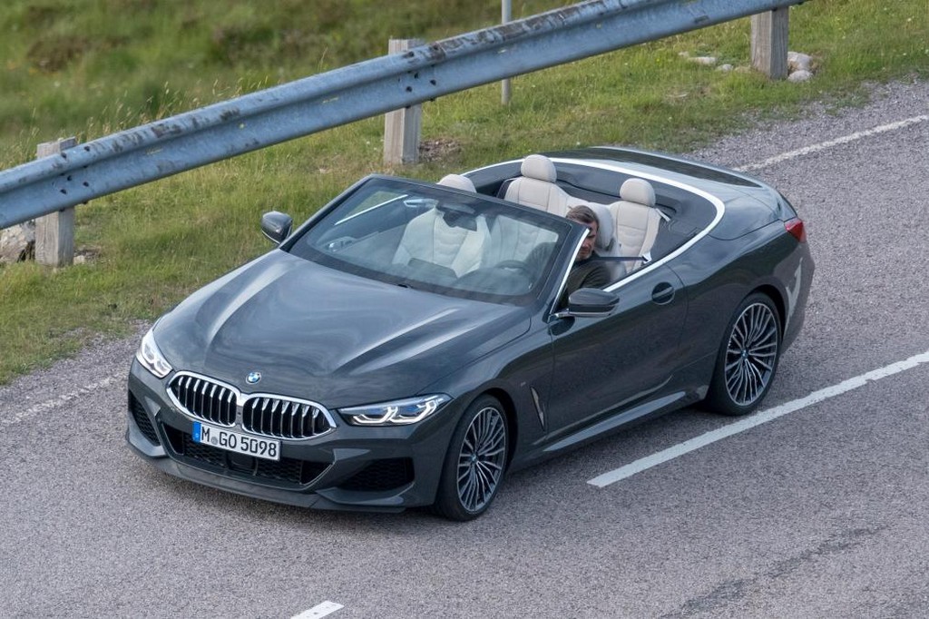BMW SÉRIE 8 CABRIO SURGE SEM CAMUFLAGEM PELA PRIMEIRA VEZ, foto 1