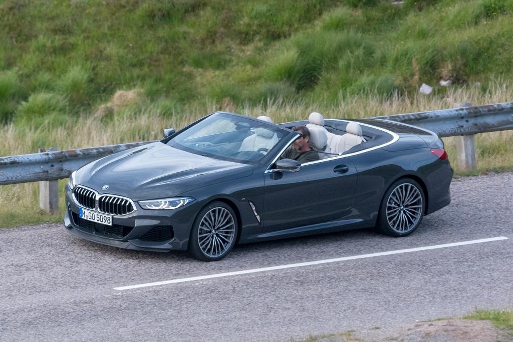 BMW SÉRIE 8 CABRIO SURGE SEM CAMUFLAGEM PELA PRIMEIRA VEZ, foto 2