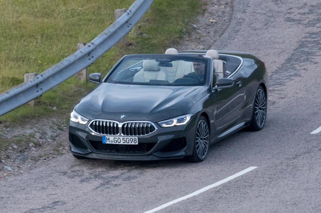 BMW SÉRIE 8 CABRIO SURGE SEM CAMUFLAGEM PELA PRIMEIRA VEZ, foto 4