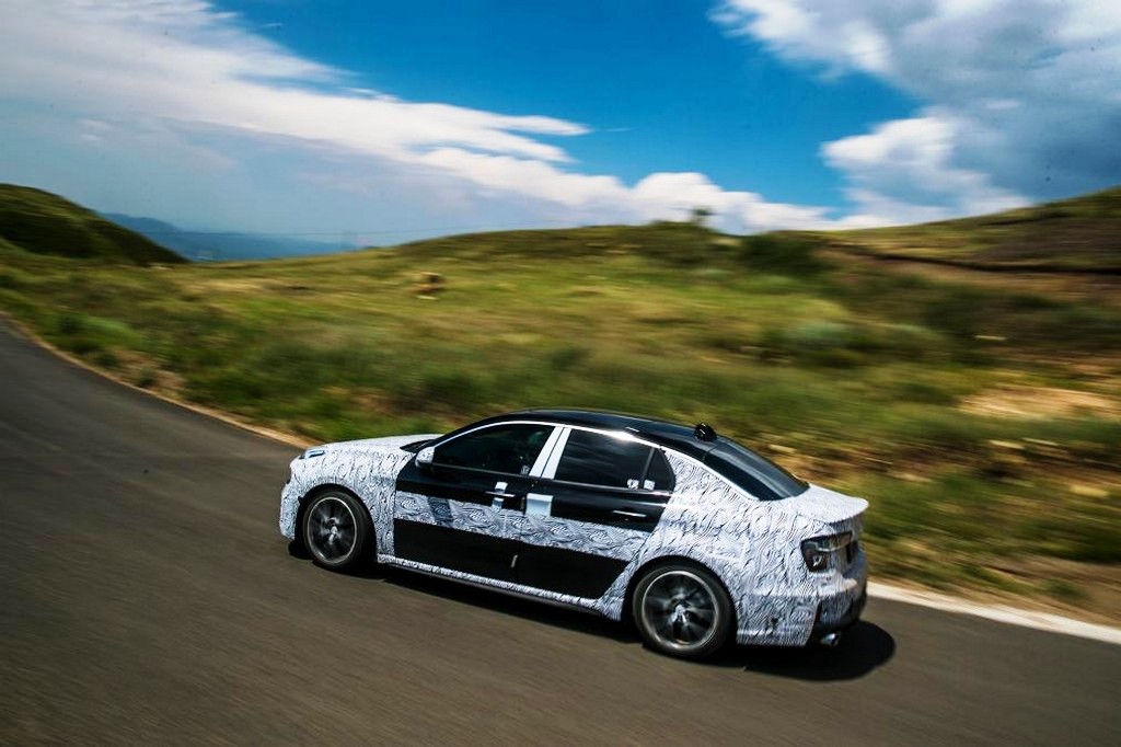 LYNK & CO MOSTRA O NOVO SEDAN 03 AINDA CAMUFLADO, foto 3