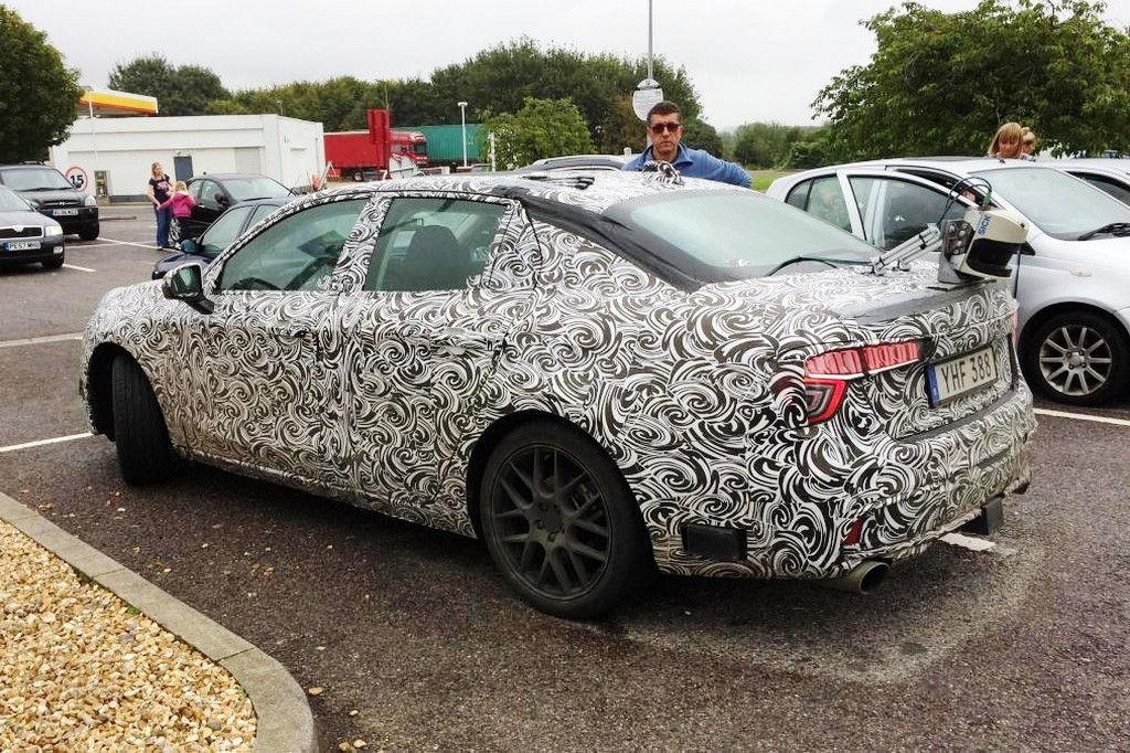 LYNK & CO MOSTRA O NOVO SEDAN 03 AINDA CAMUFLADO, foto 5