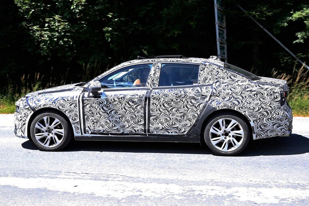 LYNK & CO MOSTRA O NOVO SEDAN 03 AINDA CAMUFLADO, foto 7