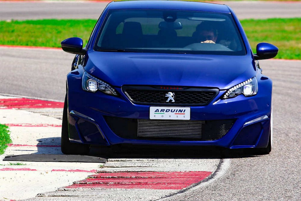 ARDUINI CORSE REVELA UM PEUGEOT 308 GTI TCR DE RUA COM 302 CV, foto 5