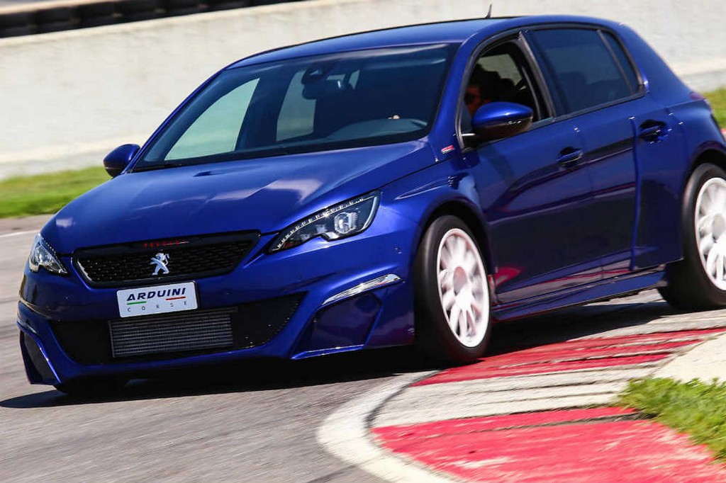 ARDUINI CORSE REVELA UM PEUGEOT 308 GTI TCR DE RUA COM 302 CV, foto 7