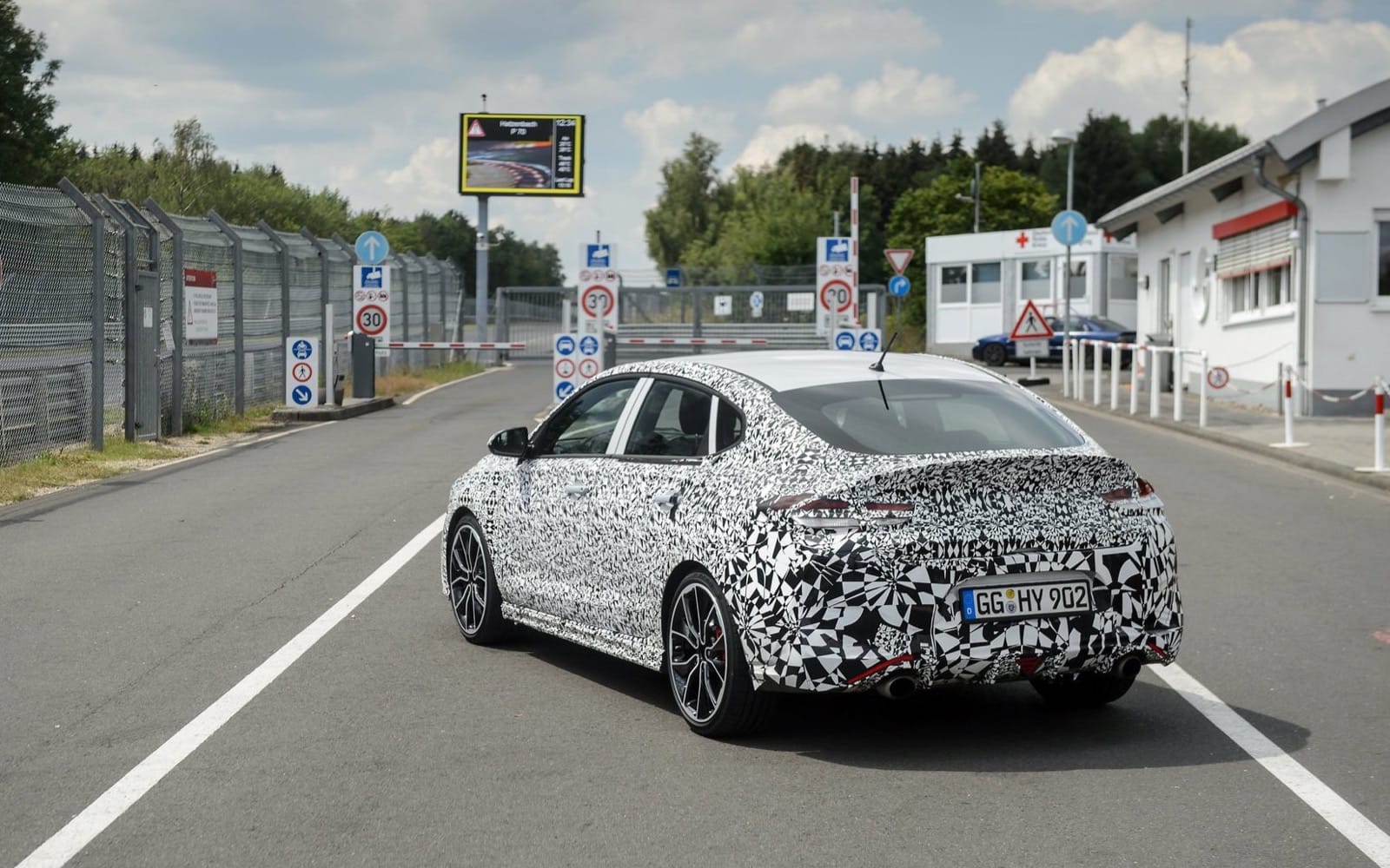HYUNDAI i30 N FASTBACK CHEGARÁ AINDA ESTE ANO, foto 2