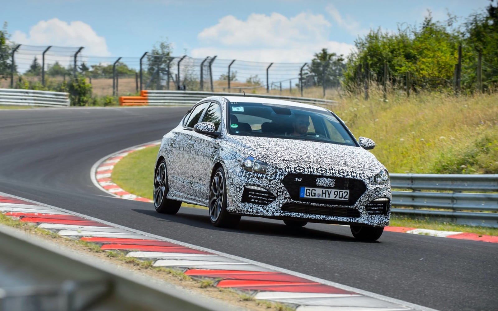 HYUNDAI i30 N FASTBACK CHEGARÁ AINDA ESTE ANO, foto 3