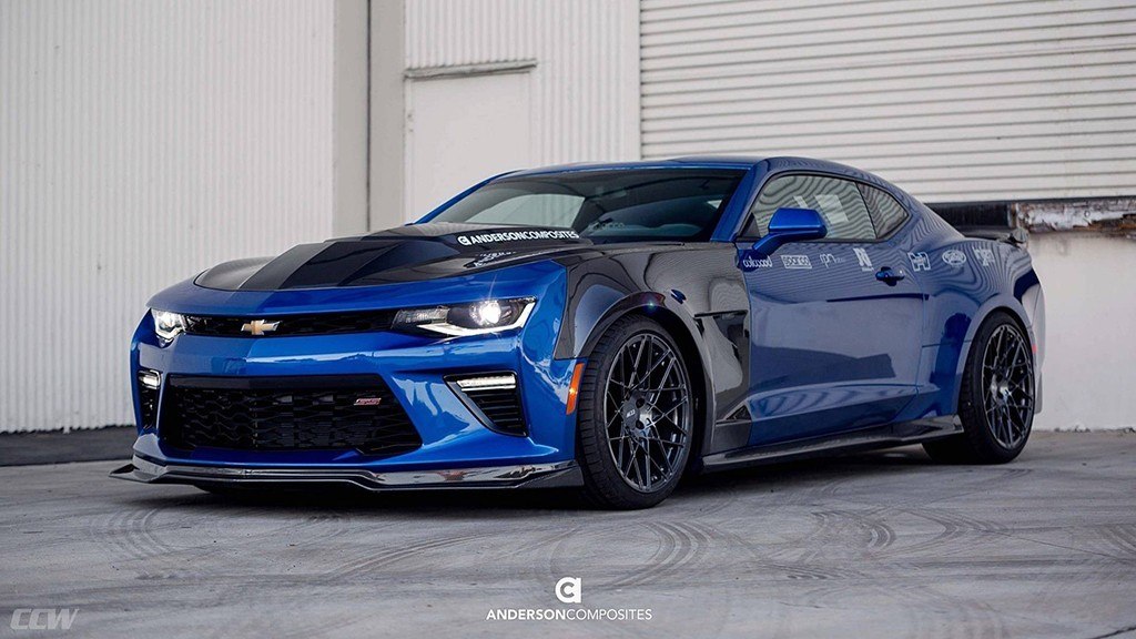 A ANDERSON COMPOSITES VESTE UM CHEVROLET CAMARO SS COM FIBRA DE CARBONO, foto 3
