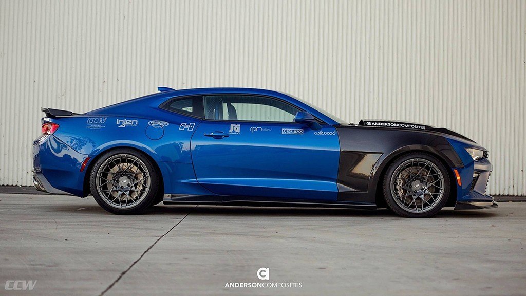 A ANDERSON COMPOSITES VESTE UM CHEVROLET CAMARO SS COM FIBRA DE CARBONO, foto 5