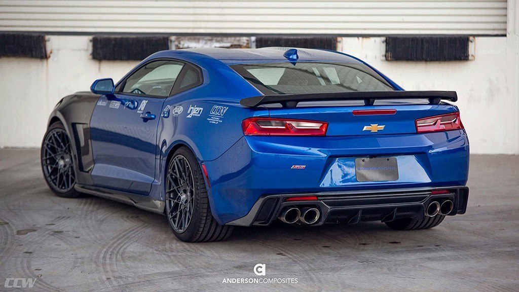 A ANDERSON COMPOSITES VESTE UM CHEVROLET CAMARO SS COM FIBRA DE CARBONO, foto 9