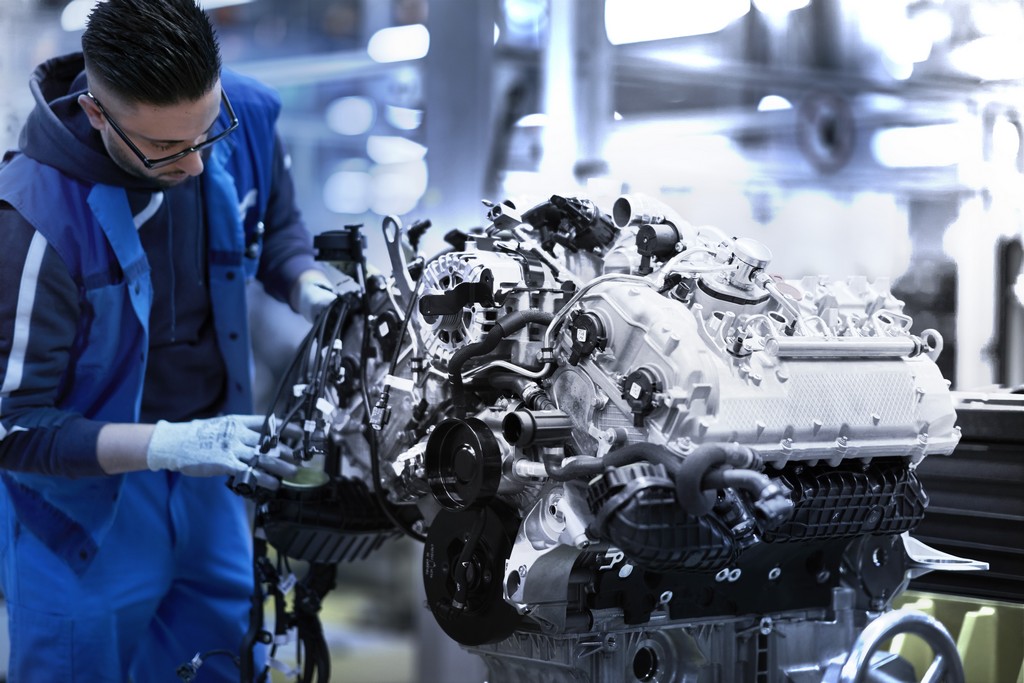 O NOVO MOTOR V8 DO NOVO BMW SÉRIE 8 COUPE: UMA OBRA-PRIMA DA FÁBRICA DE MOTORES DE MUNICH, foto 6
