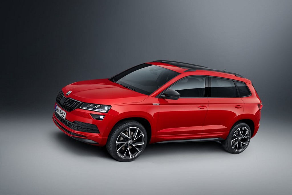 SKODA KAROQ SPORTLINE: SUV CHECO CHEGA COM UMA IMAGEM ESPORTIVA E 190 CV, foto 1