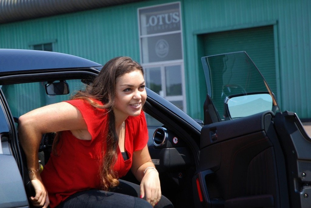 A MULHER QUE DEU SEU NOME AO LOTUS ELISE RETORNA À EMPRESA 22 ANOS DEPOIS, foto 4