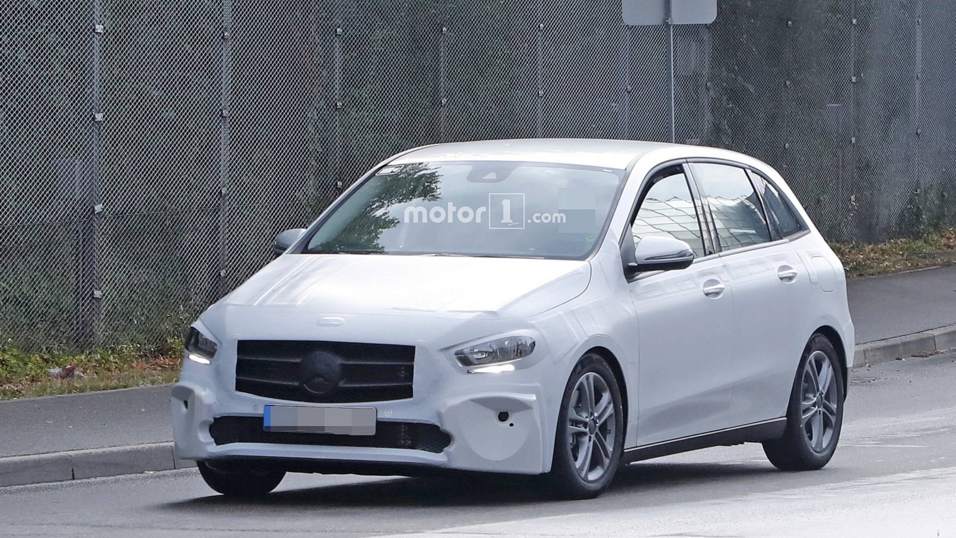 MERCEDES-BENZ B CLASS REVELA OS PRIMEIROS TRAÇOS DE SUA CARROCERIA, foto 1
