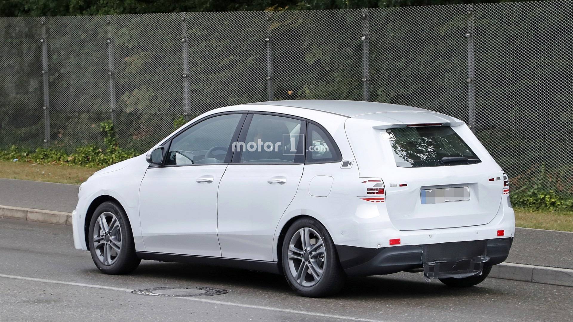 MERCEDES-BENZ B CLASS REVELA OS PRIMEIROS TRAÇOS DE SUA CARROCERIA, foto 10
