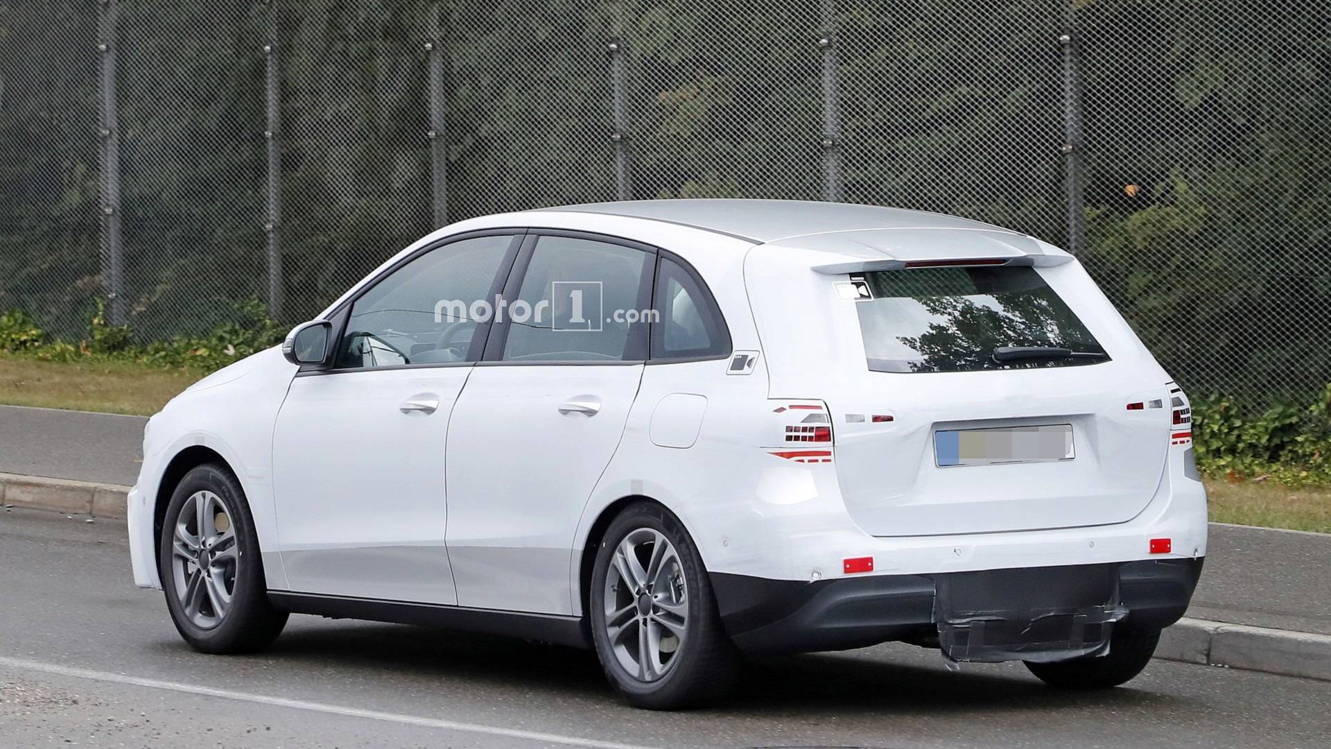 MERCEDES-BENZ B CLASS REVELA OS PRIMEIROS TRAÇOS DE SUA CARROCERIA, foto 11
