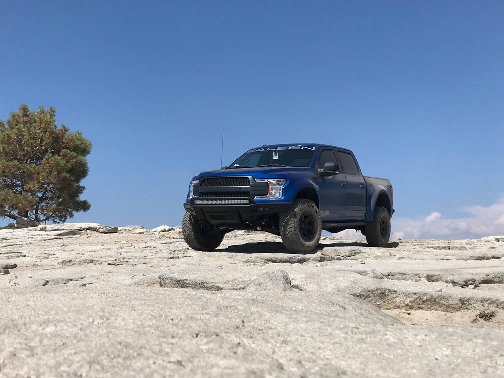 SALEEN SPORTRUCK XR: UM FORD F-150 RAPTOR RECEBE AS MODIFICAÇÕES DA SALEEN, foto 1