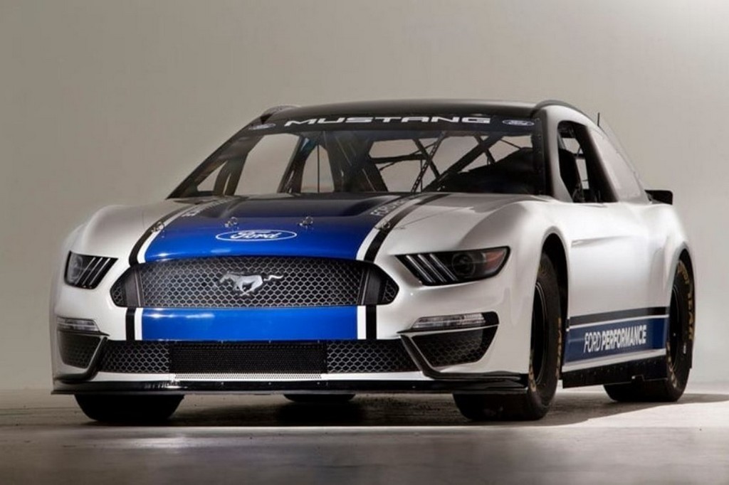 CONHEÇA O FORD MUSTANG QUE CORRERÁ NO NASCAR MONSTER ENERGY 2019, foto 1