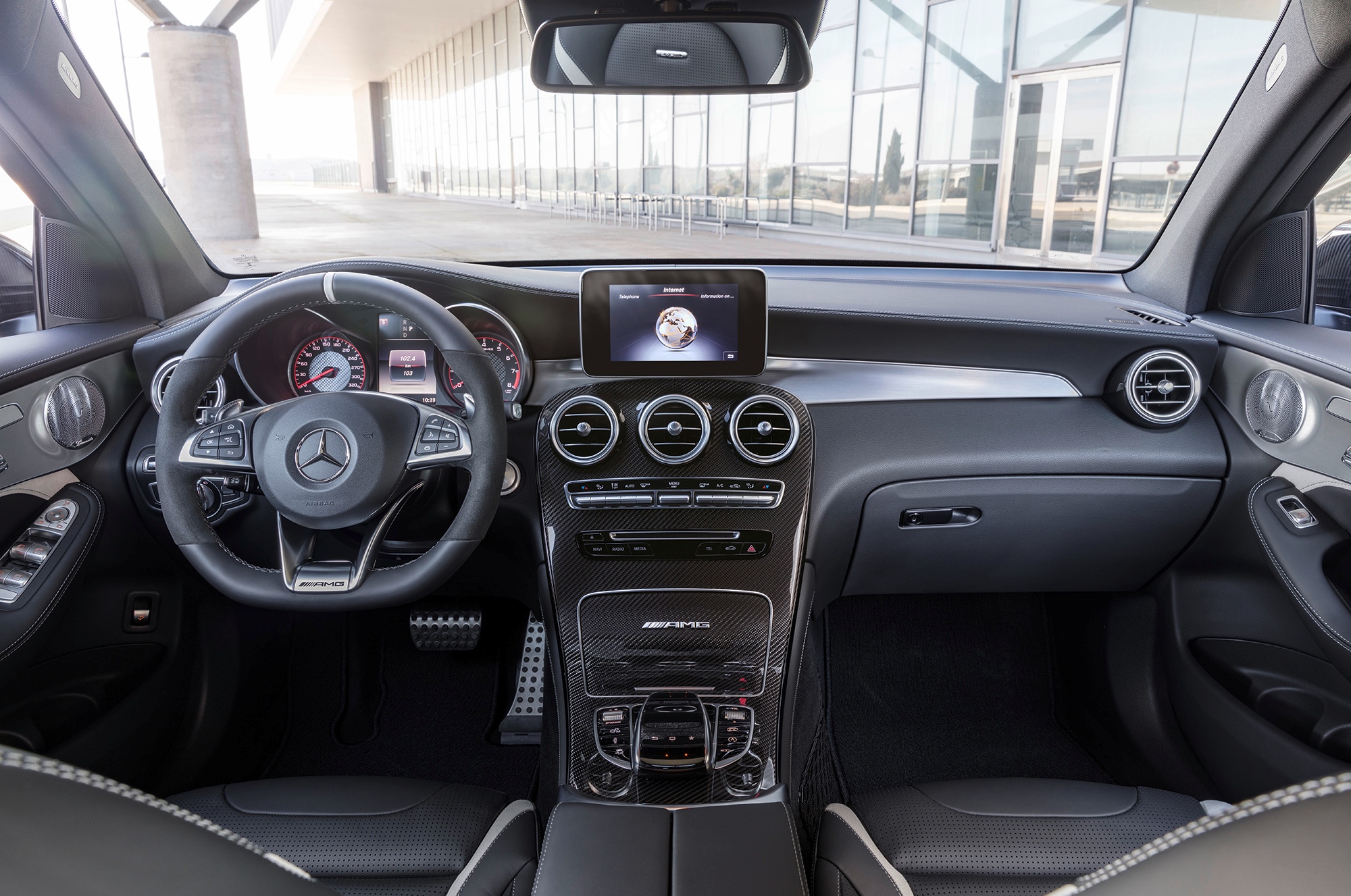 MERCEDES-BENZ APRESENTA NO BRASIL DOIS NOVOS SUVs DE ALTA PERFORMANCE, foto 3