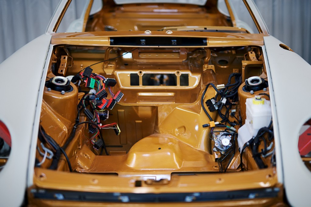 PORSCHE CLASSIC PRODUZ UM 911 CLÁSSICO COM PEÇAS GENUÍNAS, foto 14