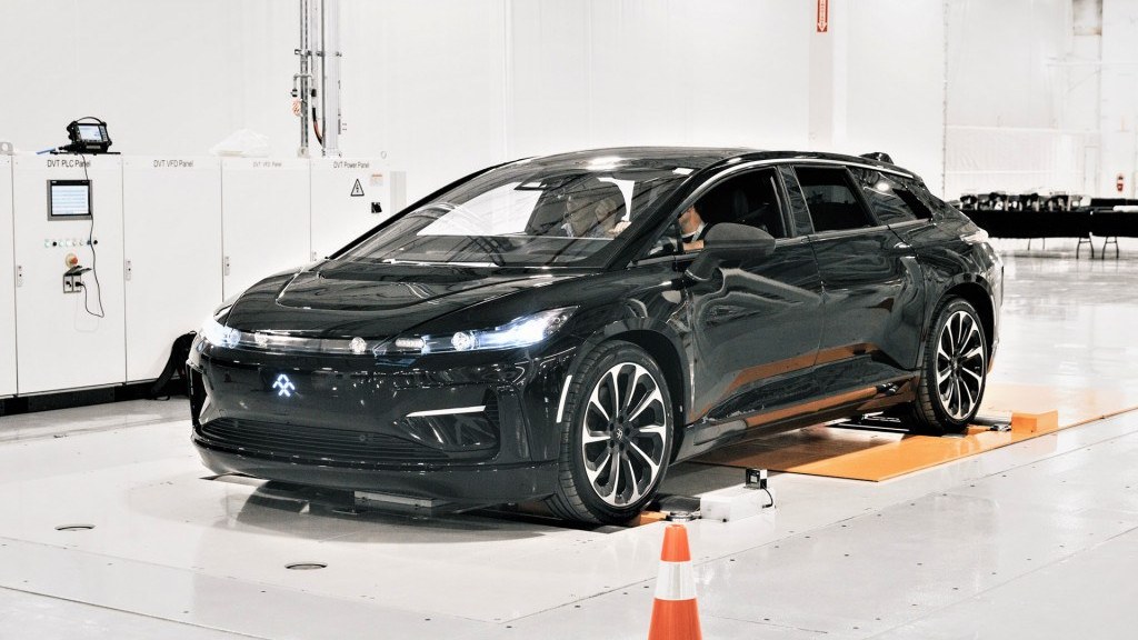 FARADAY FUTURE MONTA O PRIMEIRO FF 91 DE PRÉ-PRODUÇÃO EM SUA PLANTA DA CALIFÓRNIA, foto 1