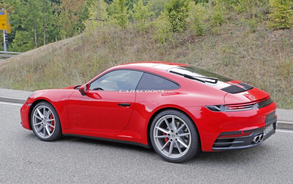 PORSCHE 911 ‘992’ APARECE RODANDO SEM CAMUFLAGEM, foto 5
