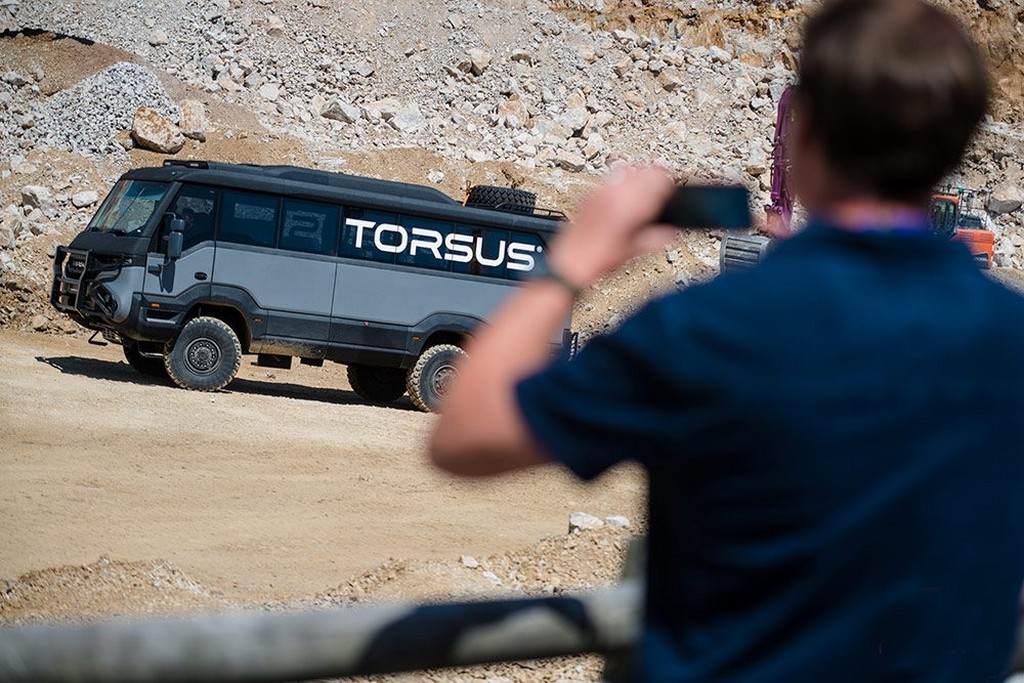 TORSUS PRAETORIAN: PROVAVELMENTE O ÔNIBUS MAIS RADICAL DO MUNDO, foto 12