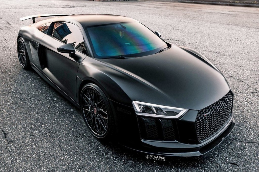 UM AUDI R8 V10 PLUS COM RODAS DE FIBRA DE CARBONO DA STRASSE WHEELS, foto 1