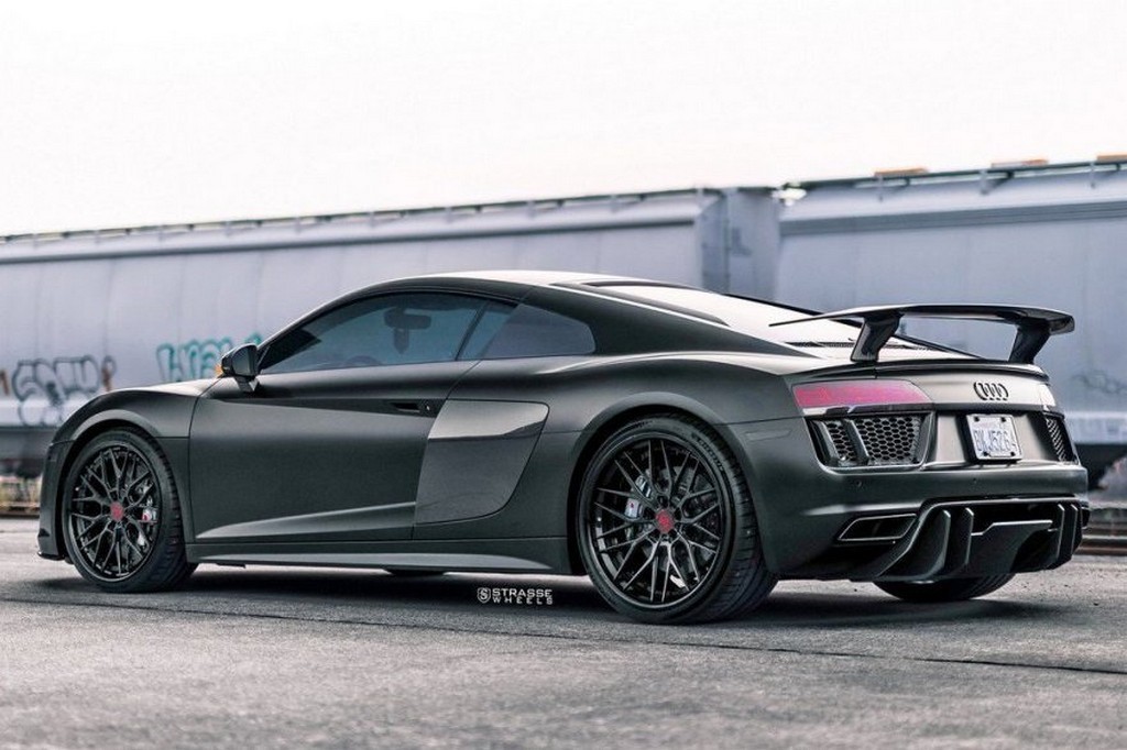 UM AUDI R8 V10 PLUS COM RODAS DE FIBRA DE CARBONO DA STRASSE WHEELS, foto 6
