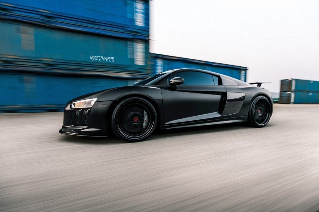 UM AUDI R8 V10 PLUS COM RODAS DE FIBRA DE CARBONO DA STRASSE WHEELS, foto 7