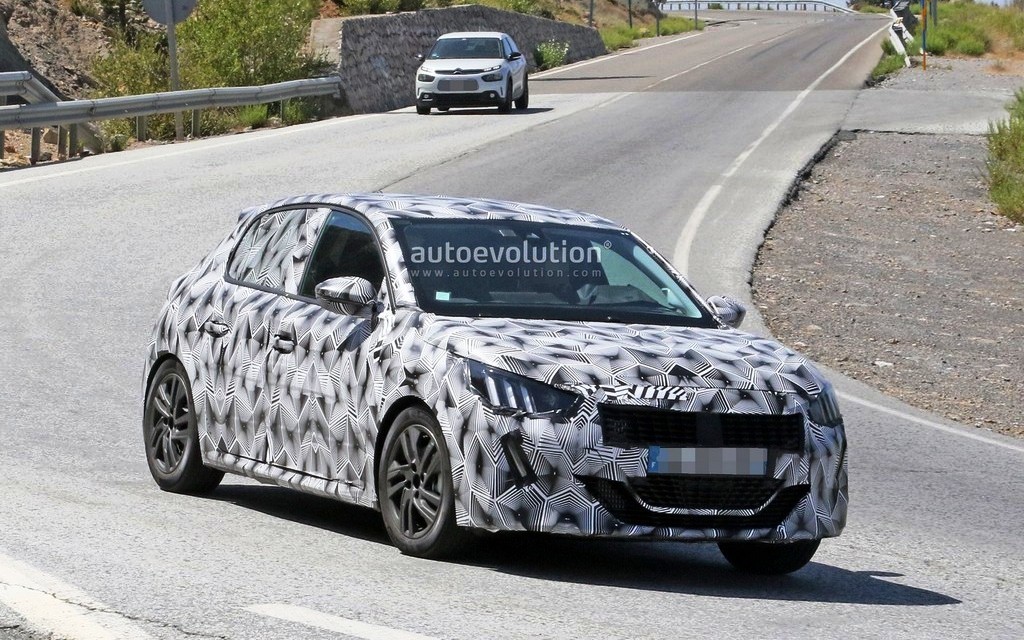 NOVA GERAÇÃO DO PEUGEOT 208 JÁ RODA NA EUROPA COM SUA CARROCERIA DEFINITIVA, foto 3