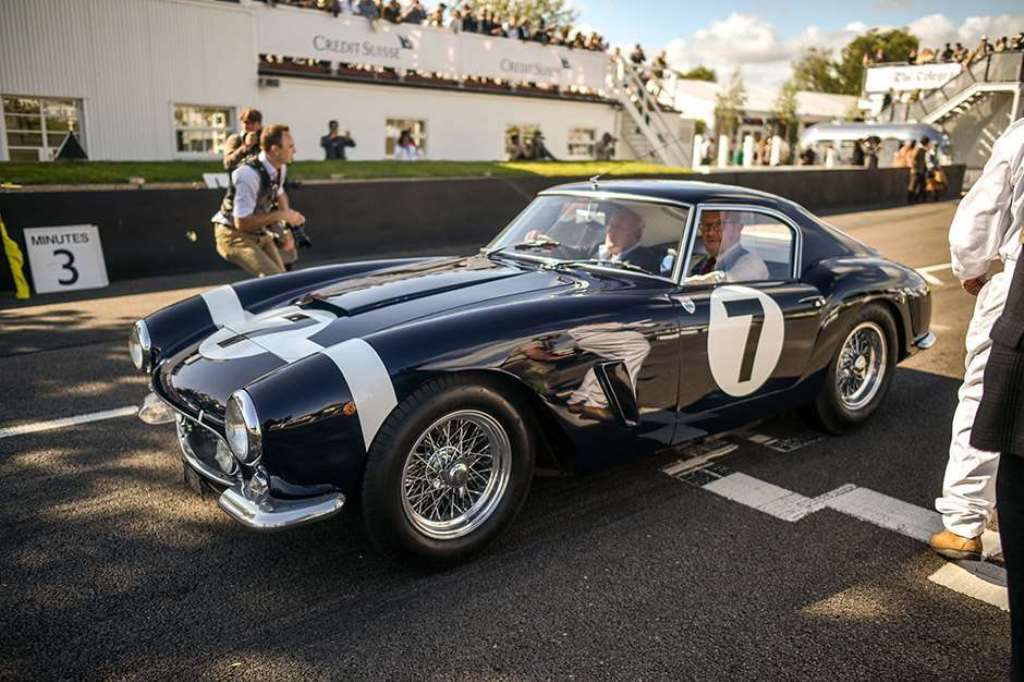 FERRARI F812 SUPERFAST PRESTA HOMENAGEM AO MÍTICO F250 GT SWB DE STIRLING MOSS, foto 9