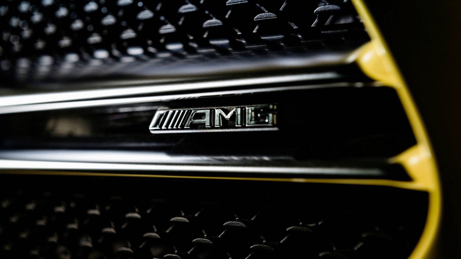 MERCEDES-AMG A 35 4MATIC COMEÇA A SER REVELADO ANTES DO SALÃO DE PARIS 2018, foto 1