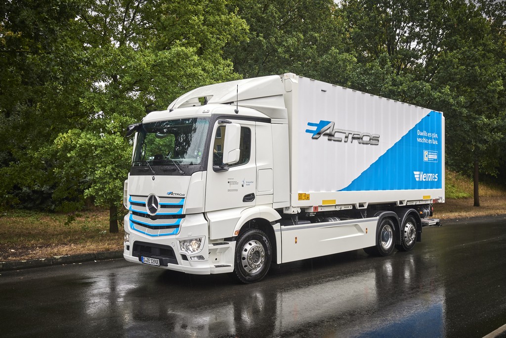 O CAMINHÃO ELÉTRICO PESADO DA MERCEDES-BENZ COMEÇA SEUS TESTES NA ALEMANHA, foto 3