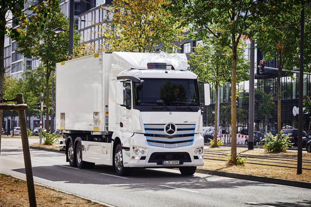 DAIMLER ANUNCIA ESTREIAS MUNDIAIS DE CAMINHÕES, ÔNIBUS E VANS NO SALÃO DE HANNOVER 2018, foto 2