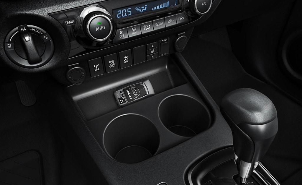 TOYOTA HILUX LEGEND: DESIGN ESPECÍFICO COM LINHAS MAIS AGRESSIVAS E CHAMATIVAS PARA O MERCADO EUROPEU, foto 6