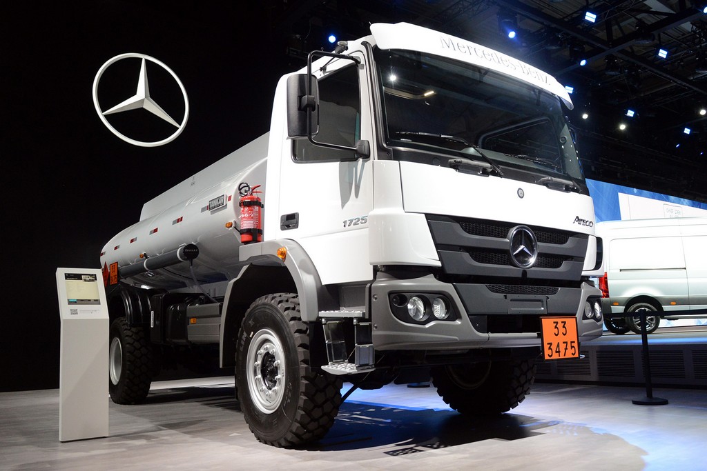 MERCEDES-BENZ EXPORTA 20 CAMINHÕES ATEGO FORA DE ESTRADA PARA AS FILIPINAS, foto 2