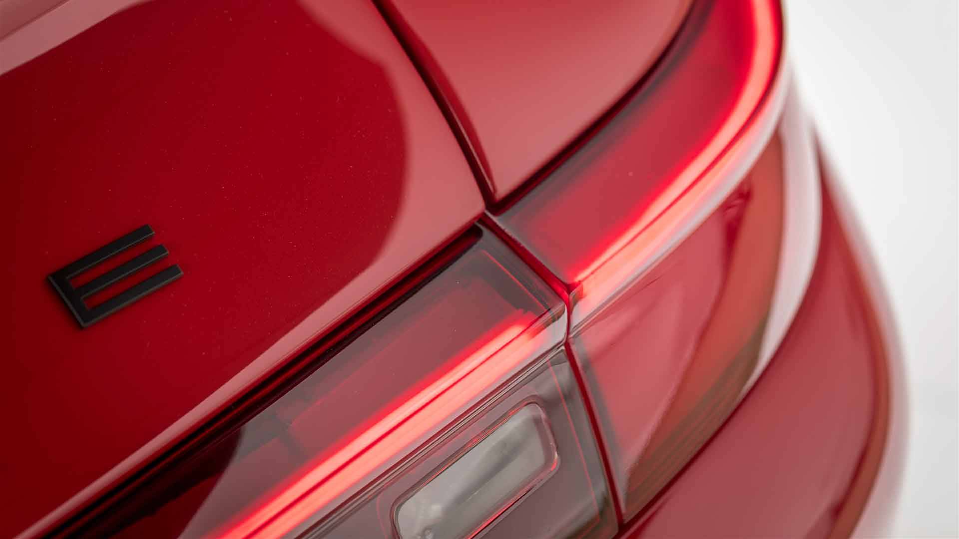 GUNTHER WERKS SPORT TOURING: O PORSCHE 911 DA GERAÇÃO 993 FOI REINVENTADO, foto 6