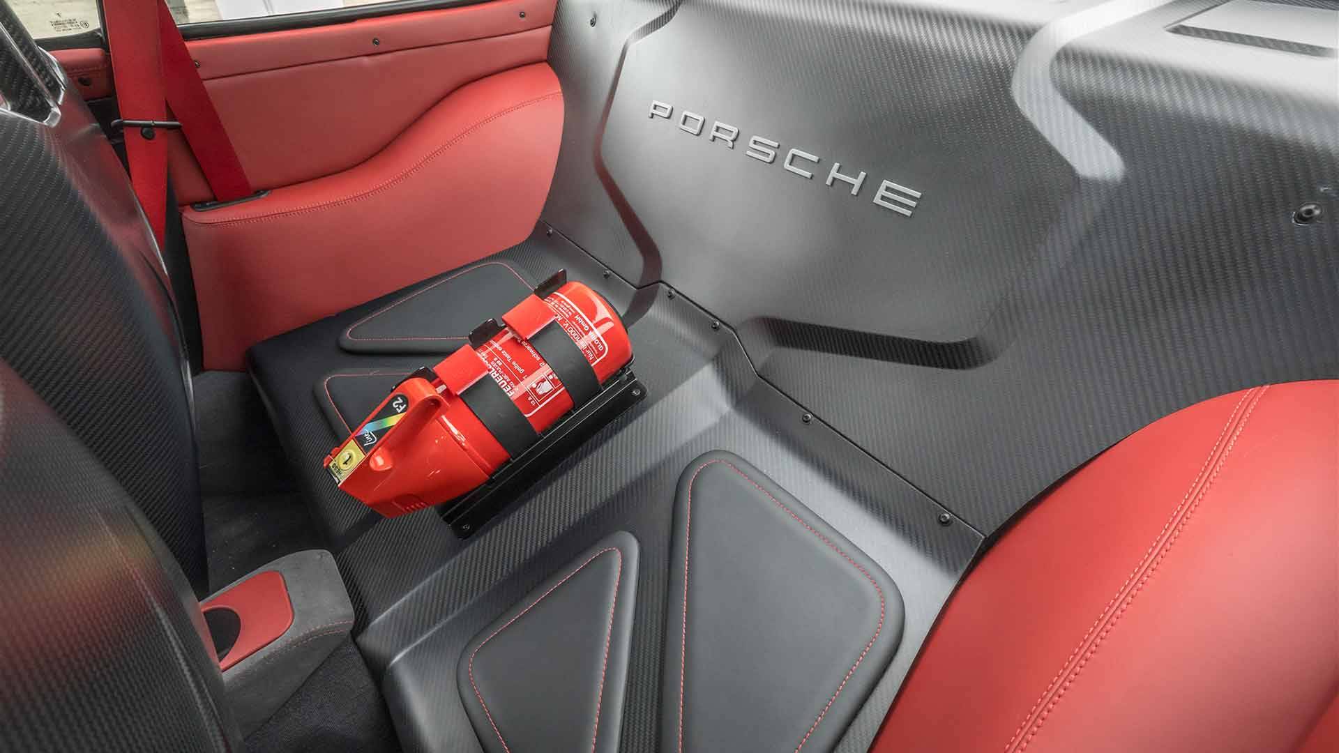 GUNTHER WERKS SPORT TOURING: O PORSCHE 911 DA GERAÇÃO 993 FOI REINVENTADO, foto 12
