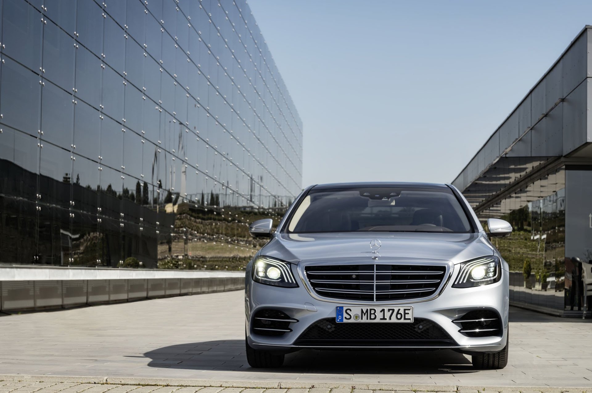 MERCEDES-BENZ S 560e: QUASE 500 CV E CONSUMO DE HÍBRIDO PLUG-IN, foto 3