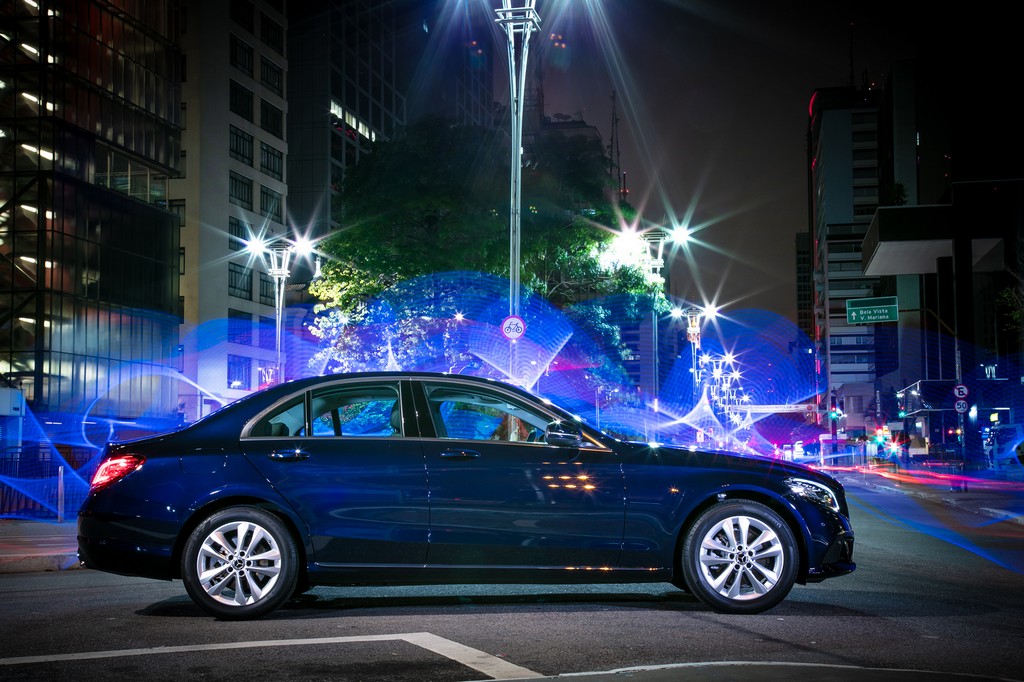 NOVO MERCEDES-BENZ C CLASS CHEGA AO BRASIL COM TECNOLOGIA EQ BOOST E MUDANÇAS DE ESTILO, foto 3