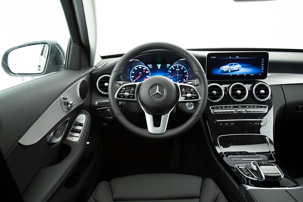 NOVO MERCEDES-BENZ C CLASS CHEGA AO BRASIL COM TECNOLOGIA EQ BOOST E MUDANÇAS DE ESTILO, foto 5