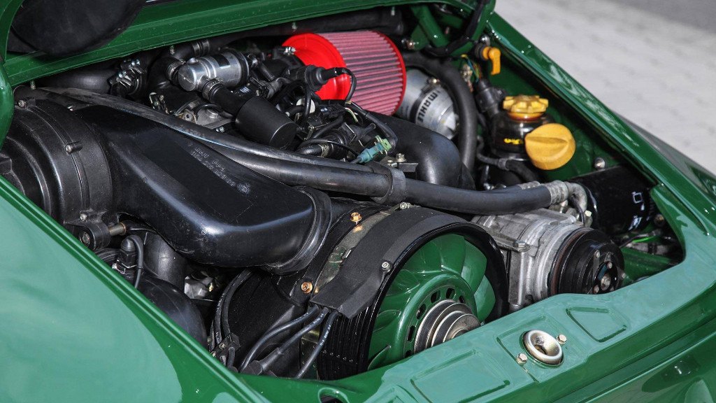 THE SPEEDY IRISHMAN: UM ESPETACULAR 911 RESTOMOD PREPARADO PELA DP MOTORSPORT, foto 6