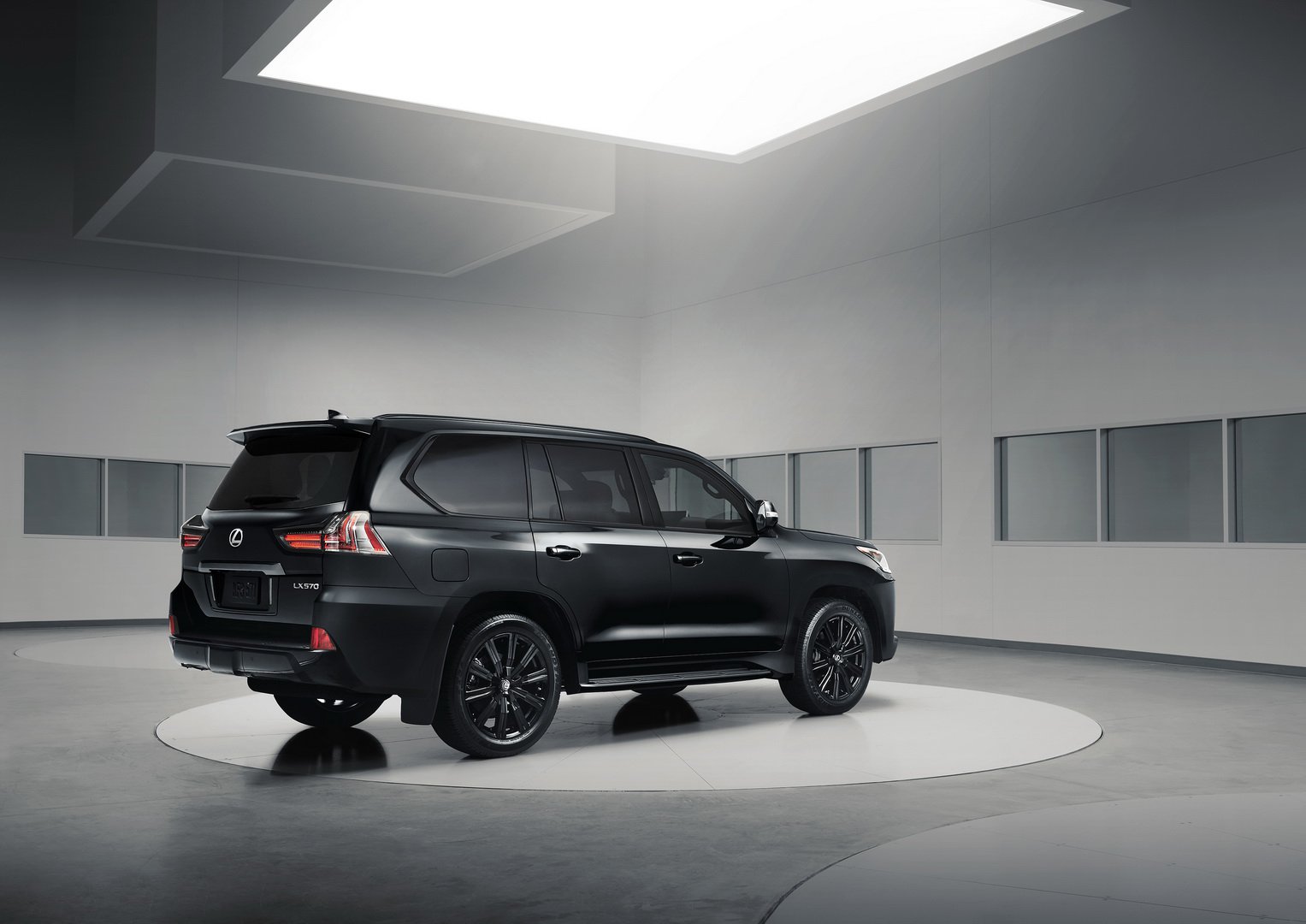 LEXUS LX INSPIRATION SERIES ESTARÁ EM LOS ANGELES COM UMA IMAGEM ESPORTIVA E SINISTRA, foto 4