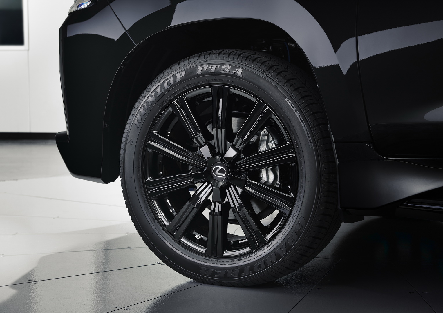 LEXUS LX INSPIRATION SERIES ESTARÁ EM LOS ANGELES COM UMA IMAGEM ESPORTIVA E SINISTRA, foto 7
